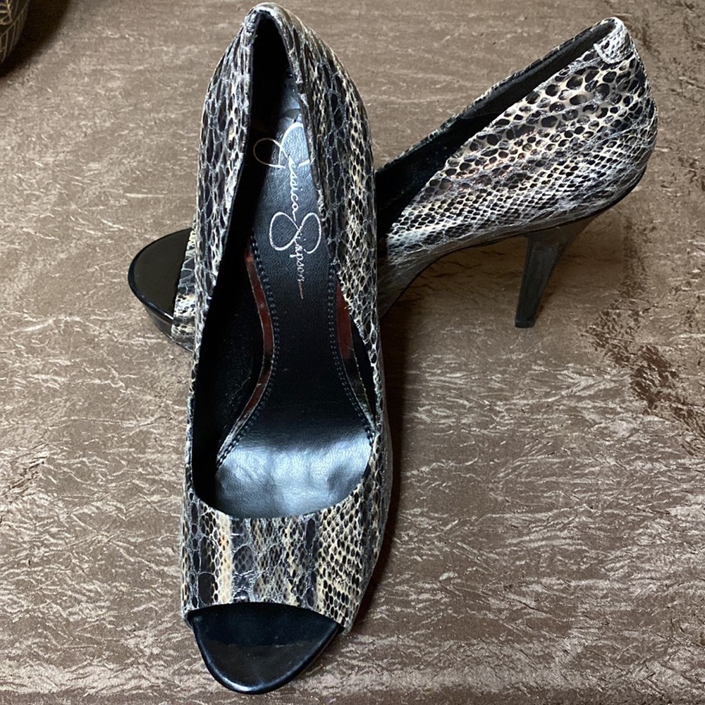 Black, gray, and cream size 10M Jessica Simpson heels.
